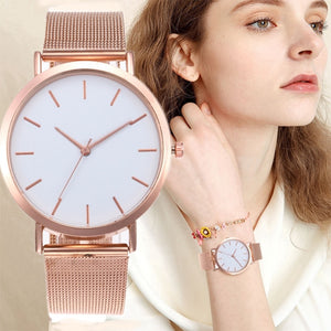 Simple gold hotsell watch for ladies